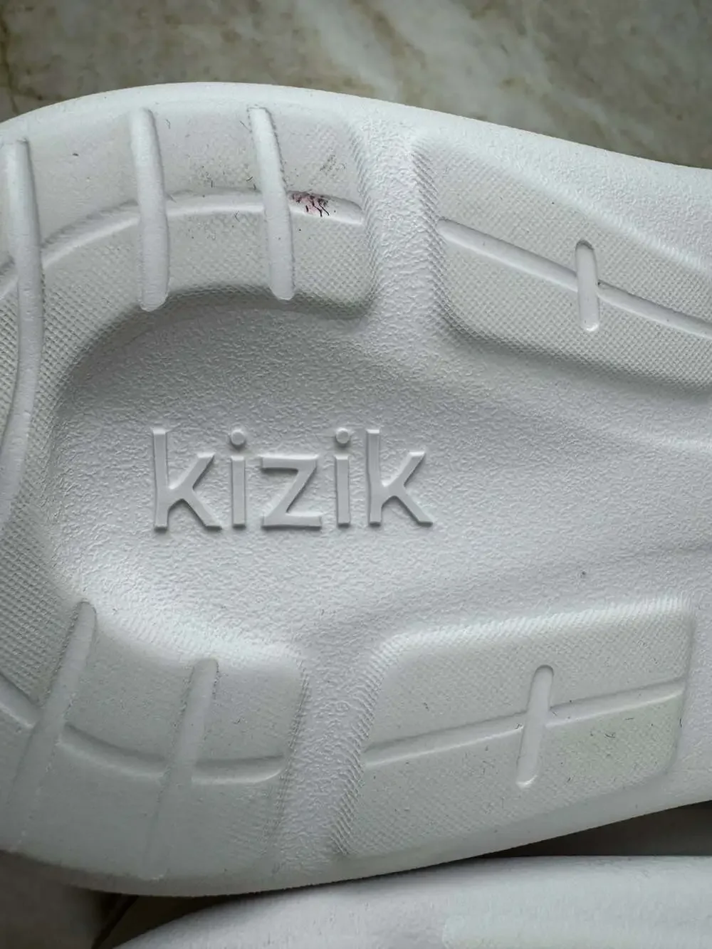 Kizik Cream Knit Hands Free Sneakers Women’s 7